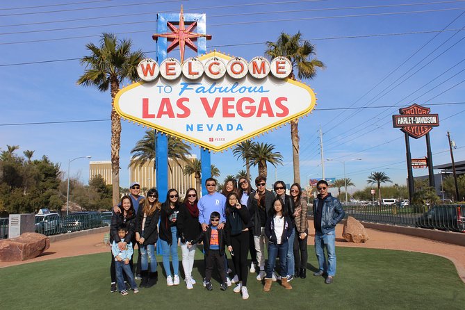 1.5-Hour Las Vegas Strip Limo Tour with Champagne and Photo Stops - Foundation Room Finish: Skyline Views and Complimentary Champagne