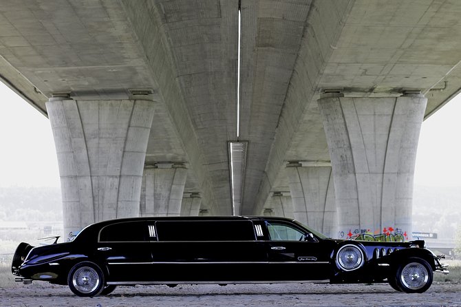 1 hour ride in vintage limousine - Stepping into Prague’s classic vibe, one minute after you start