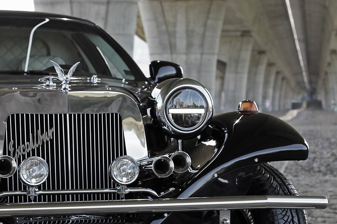 1 hour ride in vintage limousine - Pickup, private format, and why logistics matter on this kind of tour