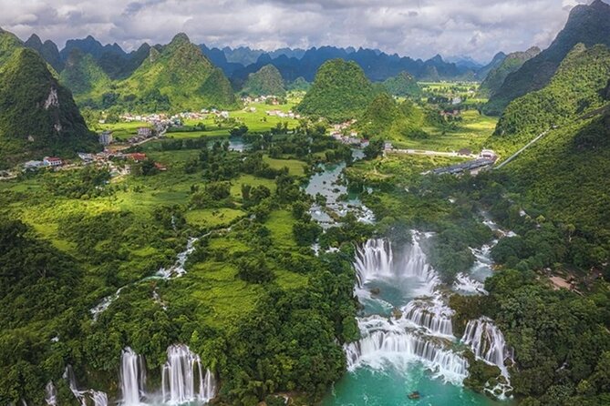 2 Days 1 Night Ban Gioc Waterfall Tour from Hanoi By Limousine - Nguom Ngao Cave on day two: walking underground without rushing