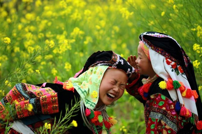 2 Days 1 night Sapa Tour from Hanoi by Limousine/Sleeper bus - Cat Cat Trek: H’mong Life, Weaving, Silver Craft, and the French Hydroelectric Thread