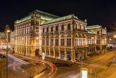 3 hour private tour in Vienna with private car - Hotel pickup, onboard comfort, and the rhythm of “short stops”