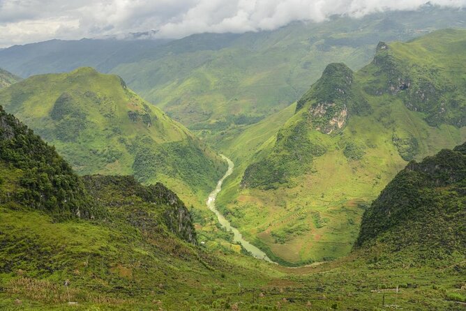 3D2N PRIVATE CAR TOUR + ENGLISH SPEAKING DRIVER (Private rooms) - Key things about this Ha Giang private car tour
