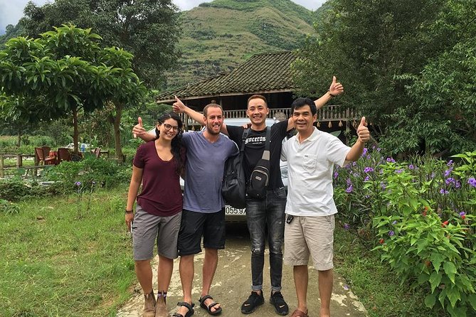 3D2N PRIVATE CAR TOUR + ENGLISH SPEAKING DRIVER (Private rooms) - Private car with an English-speaking driver: what you gain