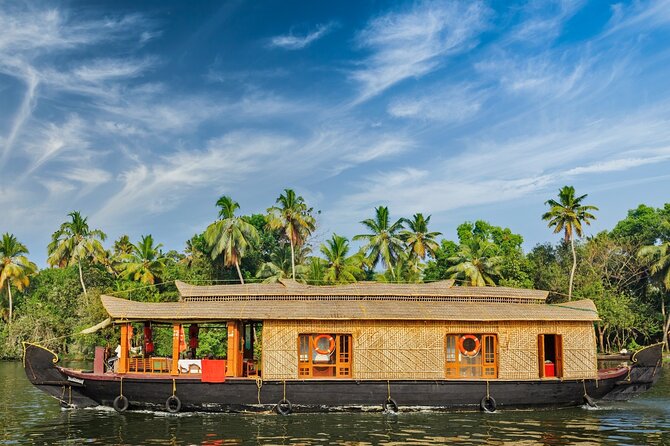 5 Days Kerala Tour with Private Car Houseboat Munnar and Thekkady - Private Car, Driver, and 3–4 Star Hotels: What the Money Really Buys
