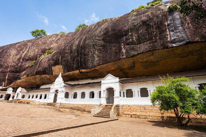 5 Days Private Vehicle with English Speaking Chauffeur - Day 2: Gregory Lake, temples in Ramboda, and Nuwara Eliya’s tea-country vibe