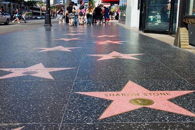 5-Hour Tour , Los Angeles, Hollywood, Beverly Hills, and all over - Grumman’s Chinese Theater: the handprints you can’t fake