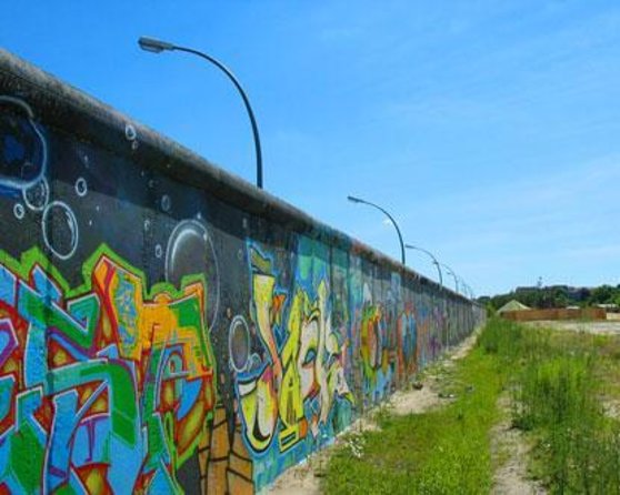 5hours: Guide, Chauffeur & Photographer in Berlin private Tour - Key highlights worth caring about
