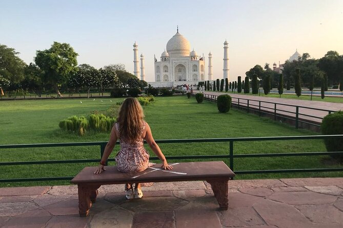 6 Days Golden Triangle Tour Delhi Agra and Jaipur By Private Car - Day 2 in Delhi: Mughal grandeur, Sikh calm, and classic landmarks