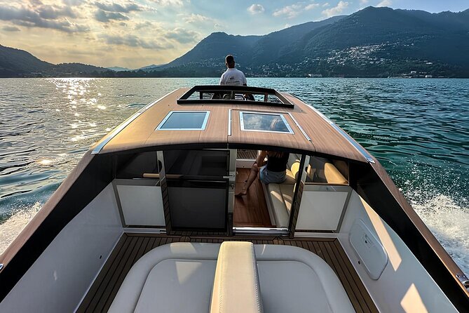 7-11 Guests Luxury Limousine Boat Private Tour of Lake Como - How this private limousine boat tour really works