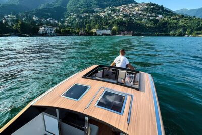 7-11 Guests Luxury Limousine Boat Private Tour of Lake Como - Pickup at the right dock, with time to breathe