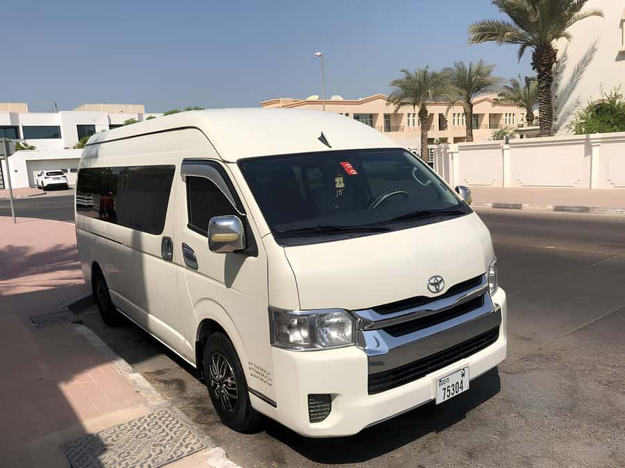 Abu Dhabi: Private Car and Driver for 8 Hours City Tour - Sheikh Zayed Grand Mosque: more than a postcard stop