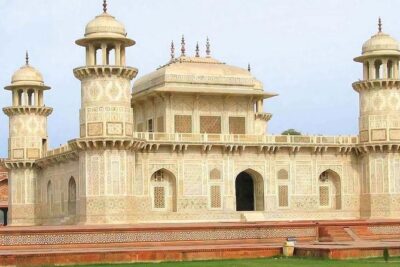 Agra City Tour by Private Car (Taj Mahal & Agra Fort) - Entering the Taj Mahal: what the guide helps you notice