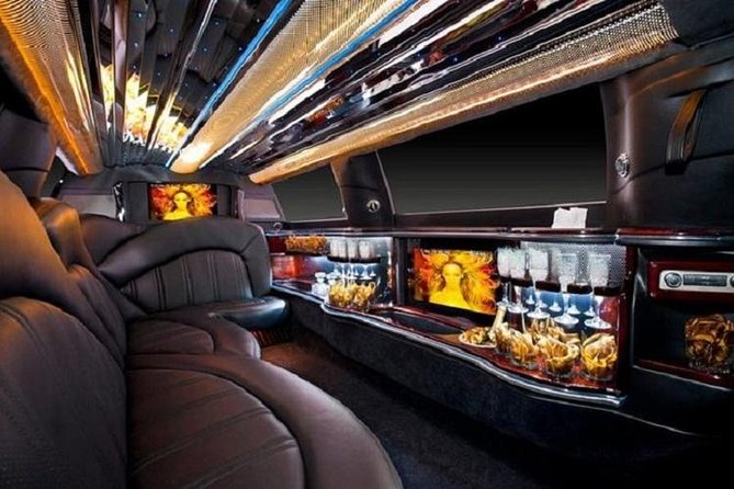 Airport Luxury departure ride from NYC Hotels by Limousine or SUV - Drop-Off at Newark, JFK, or LaGuardia: Curbside Convenience