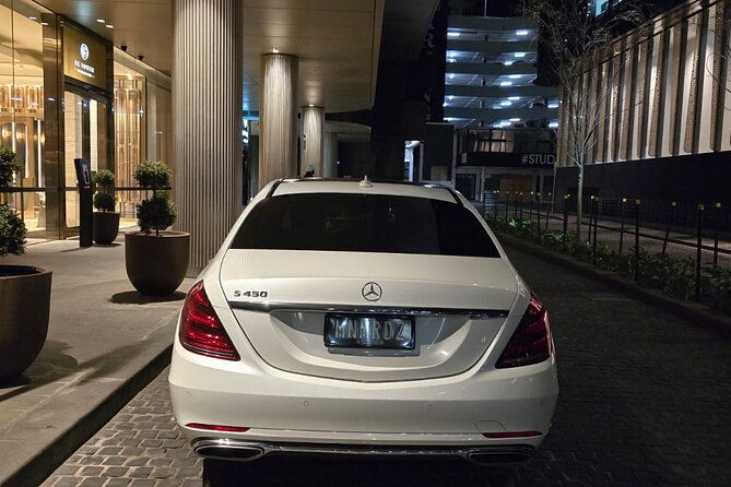 Airport Transfers - Chauffeur Car & Limo Services of Melbourne - From Airport to Hotel: How Drop-Off Works in Melbourne