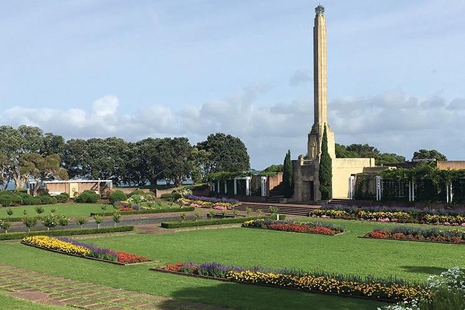 Auckland City Private Tour for Couples. Be chauffeur driven with added extras. - Auckland Museum and the Winter Gardens stop in Auckland Domain