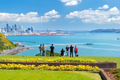 Auckland City Private Tour for Couples. Be chauffeur driven with added extras. - Mount Eden / Maungawhau: city views and the classic Auckland summit walk