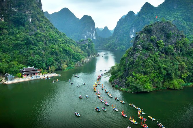 Bai Dinh Pagoda, Trang An boat and Mua Cave Limousine from Hanoi - Mua Cave (Dancing Cave): the near-500-step viewpoint test