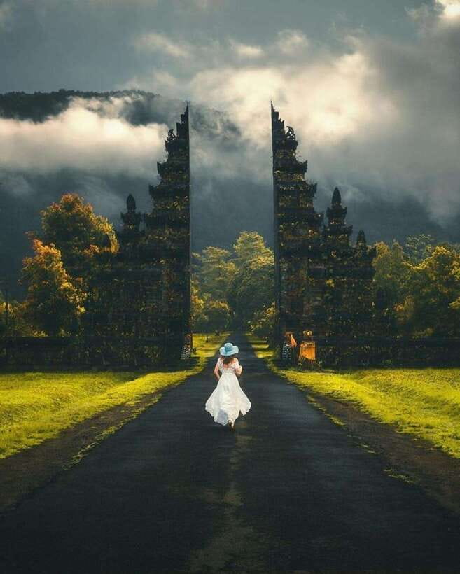 Bali: Private Car Charter with English's speaking driver - South Bali and the Seminyak Reality Check