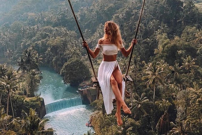 Bali Private Car Hire with Driver - Tirta Empul, Saraswati Temple, and the Temple Etiquette Moment