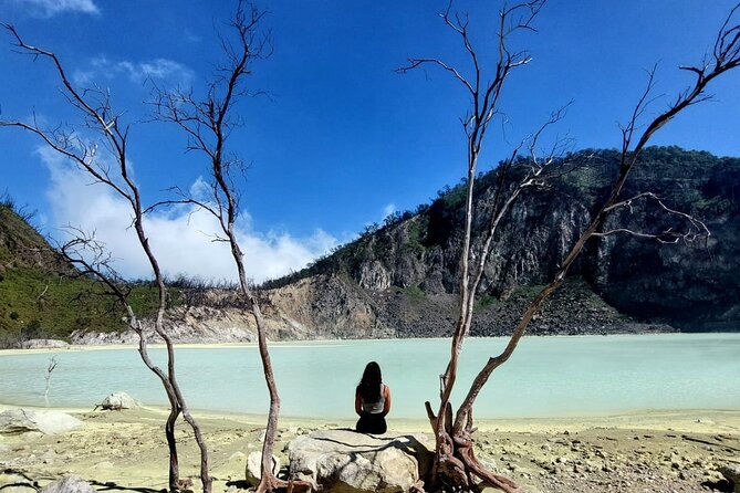 Bandung Tour All In, White Crater, Volcano Mountain, Hot Spring - Stop 1: Kawah Putih (White Crater) walk, close views, and blue photos