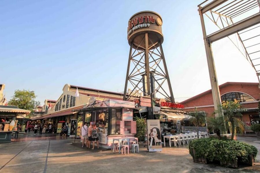 Bangkok with a Private Car and Driver Customizable Tours - Hotel pickup rules and the 15-minute waiting window