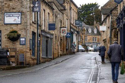 Bath and Cotswold Village Private Car Tour from London - Bath’s walkthrough: Pulteney Bridge, Bath Abbey, and the parts you’ll actually remember