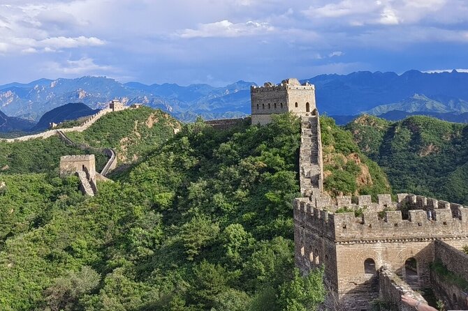 Beijing Great Wall Tour by Private Car Service with Entry Ticket - Huanghuacheng: Great Wall with water in the frame