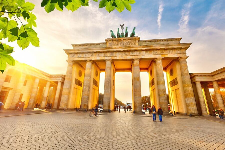 Berlin: Scenic Guided Tour by Private Car for 2, 3, 6 Hours - Private-car Berlin: why this format works