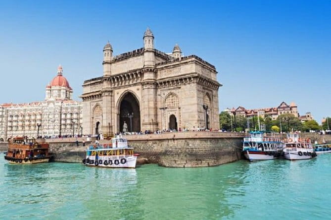 Bollywood Sightseeing and Celebrity Homes Tour by Private Car - Live Dance Show and Bollywood Karaoke: The Fun Part You’ll Remember