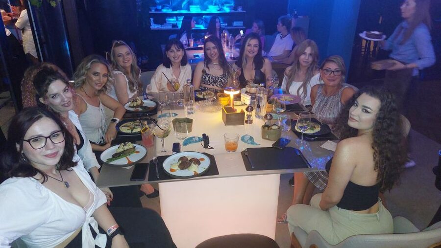 Bucharest: VIP Dining, Limo Ride & Clubbing - A VIP night built around Roman Square and reserved entrances