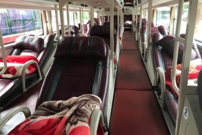 Bus ticket Hanoi to Ha Giang: Sleeping - Limousine - Cabin Bus - Choosing your bus: sleeping, VIP cabin, cabin, and limousine