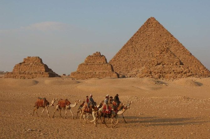 Cairo Private day tour from Hurghada by private car - Lunch in Cairo: you get fed, and the day stays on track