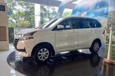 Car Hire with Chauffeur >> Driving around Lombok or visit Gili Islands - The AC Vehicle + Bottled Water Combo Is More Than Comfort