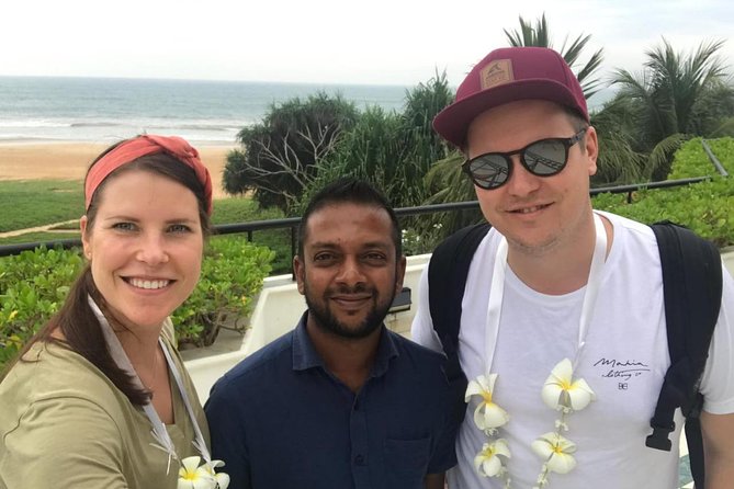 Chauffeur guide and Tour organizer - Kandy Lake Start: Easy Meeting and a Natural First Day