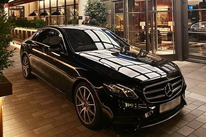 Chauffeur Limo Service From Heathrow Airport to London any Hotels - Meeting Your Chauffeur at Heathrow Terminals 2–5