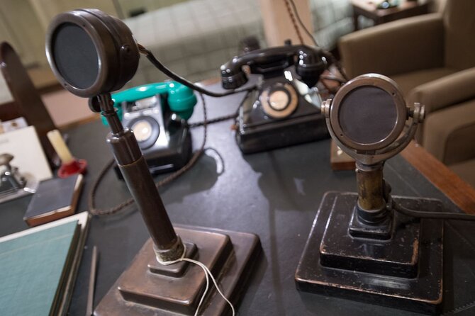 Churchill War Rooms "Behind The Glass" and Private Car Tour - A 4-Hour Churchill Adventure in Prime London Time