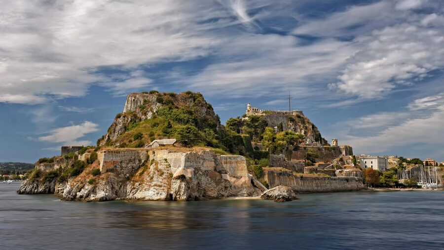 Corfu cruise port : Private customized tour with limo van - Why a private Corfu cruise tour beats the usual “group rush”