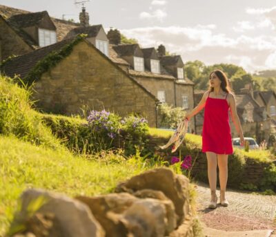 Cotswolds Village Private Car Tour and Photoshoot - Chipping Campden: 45 minutes to mix photos, shops, and a short walk