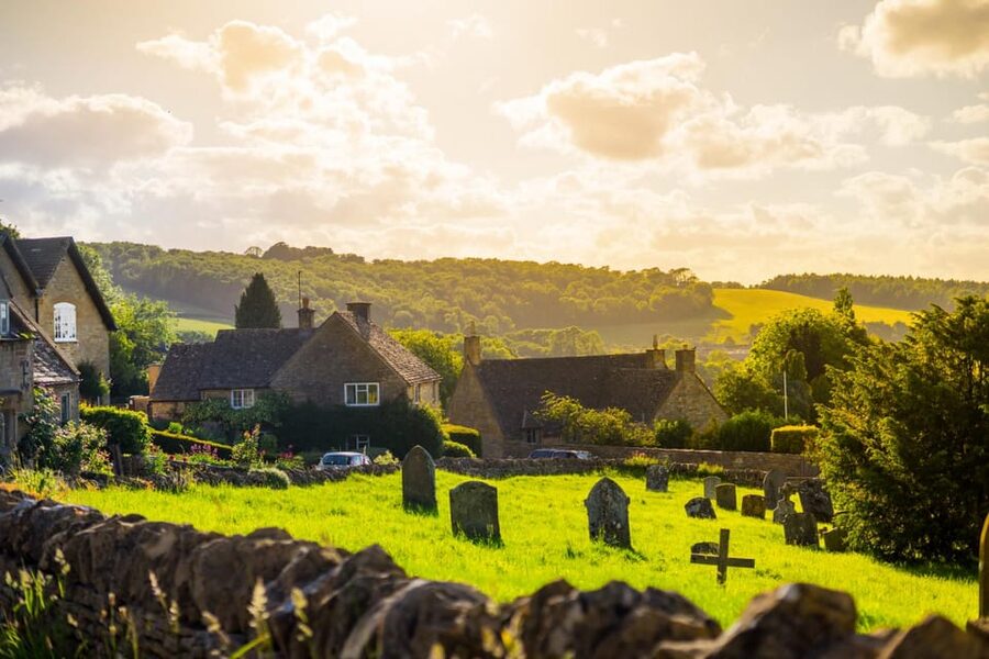 Cotswolds Village Private Car Tour and Photoshoot - What you’re really paying for: value at $377 per group