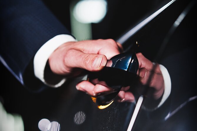 Cracow to airport transfer by Luxurious VIP limo - Diplomatic Limousine S class comfort: why the vehicle choice matters