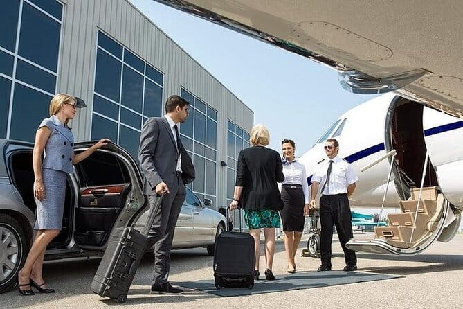 Da Nang Airport Arrival Or Departure By Private Car Transfers - One-way logistics: getting from Da Nang Airport to Hoi An (and back)