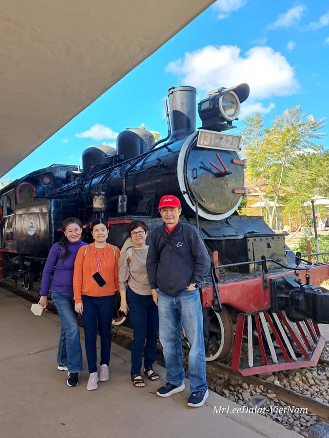 Dalat city tour by private car Combined train trip, Ziplines - The Dalat Cable Car Ride Down Toward Tuyen Lam Lake