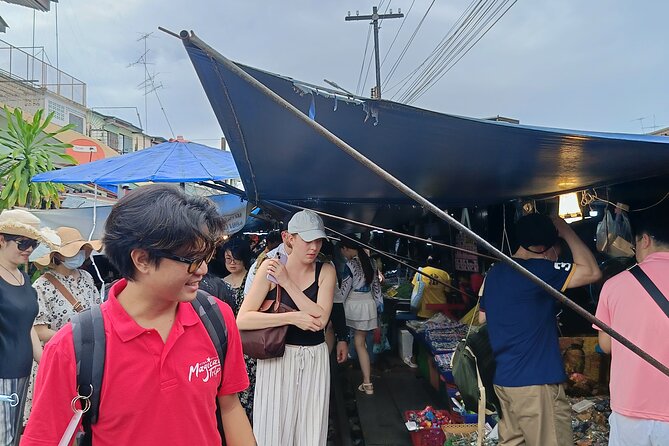 Damnoen Saduak and Maeklong Railway Market Tour with Private Car - Private car logistics: why comfort helps on this kind of day