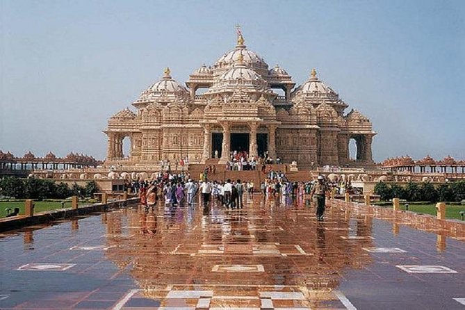 Delhi City Sightseeing Tour In a Private Car With Safe & Reliable Driver - Jama Masjid: a classic Old Delhi stop to anchor your morning