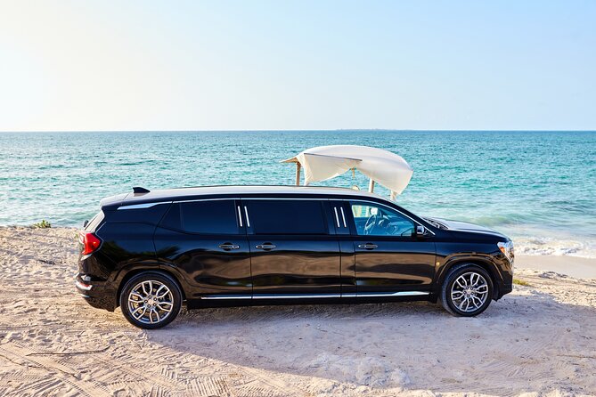 Deluxe GMC Limousine from CUN Airport to Cancun Hotel Zone - Should you book this CUN to Hotel Zone limousine?