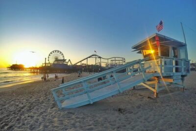 Deluxe Los Angeles 5-Hour Limo Tour with Drinks Included - Hollywood Walk of Fame + Chinese Theater Area + Oscars Zone