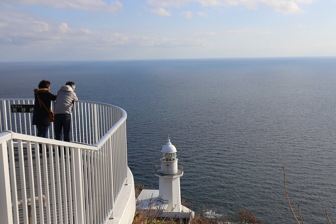 [Departure from Sapporo] Noboribetsu Jigokudani, Lake Toya, Cape Chikyu by private car - Lake Toya Walk and Lunch: The Best Slow Moment of the Day