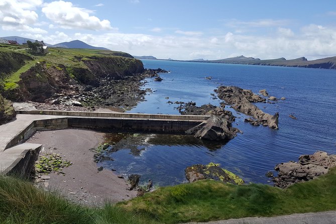 Dingle: Slea Head Drive Tour Full Day - Personal Chauffeur Guide - Coastal stops with Dunbeg Fort and Fahan BeeHive Huts
