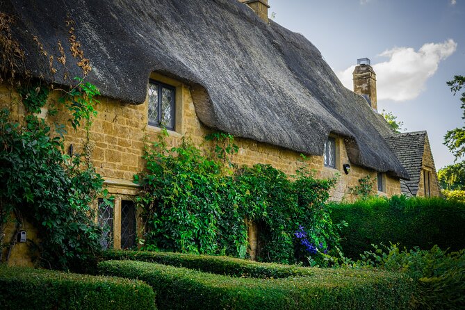 Discover the Secrets of the Cotswolds Private Tour Experience - Bourton-on-the-Water: A Riversides Stroll With Real Lunch Breathing Room